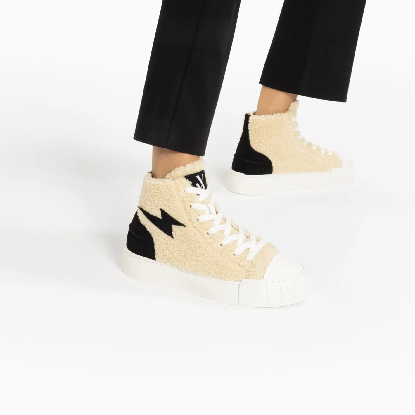 Vanessa Wu Baskets Eclair Alba Montantes Blanc Casse Outlet