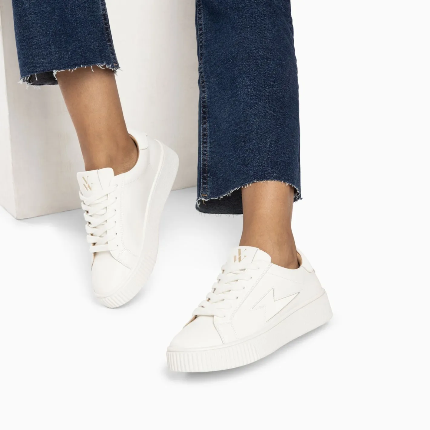 Vanessa Wu Baskets Eclair Angie Blanches Monochrome A Lacets Discount