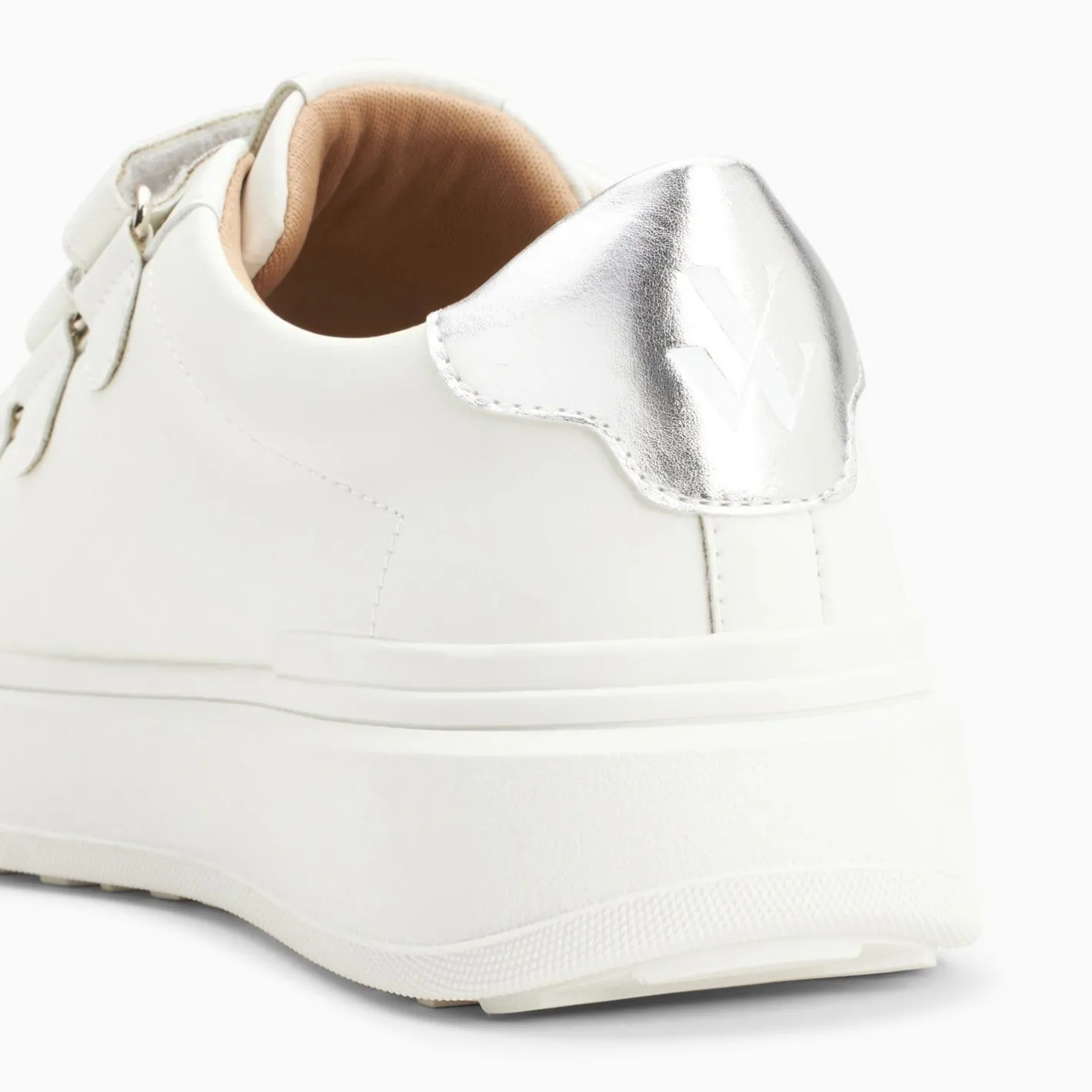 Vanessa Wu Baskets Eclair Fanny Blanc Et Argent A Scratchs Sale
