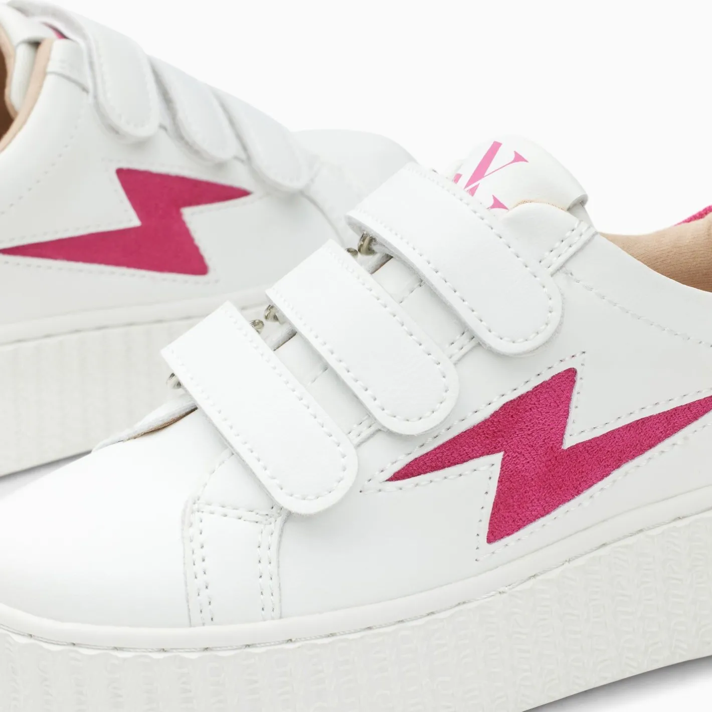 Vanessa Wu Baskets Eclair Mini Vicky Blanc Et Fuchsia A Scratchs Online