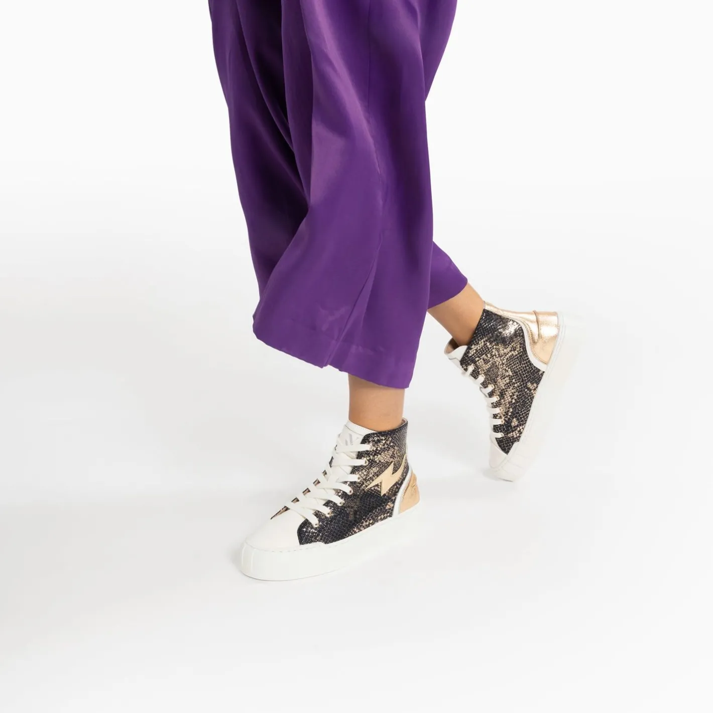 Vanessa Wu Baskets Eclair Mucella Montantes Serpent Et Or Discount