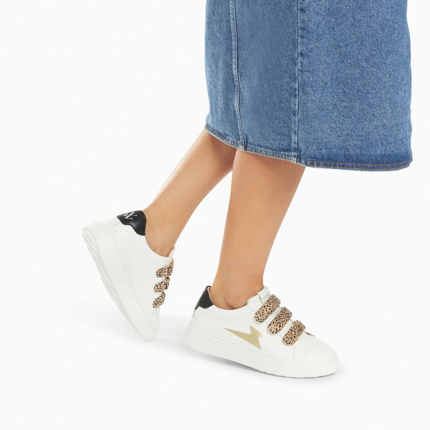 Vanessa Wu Baskets Eclair Salome Blanc Et Or A Scratchs Guepard Discount