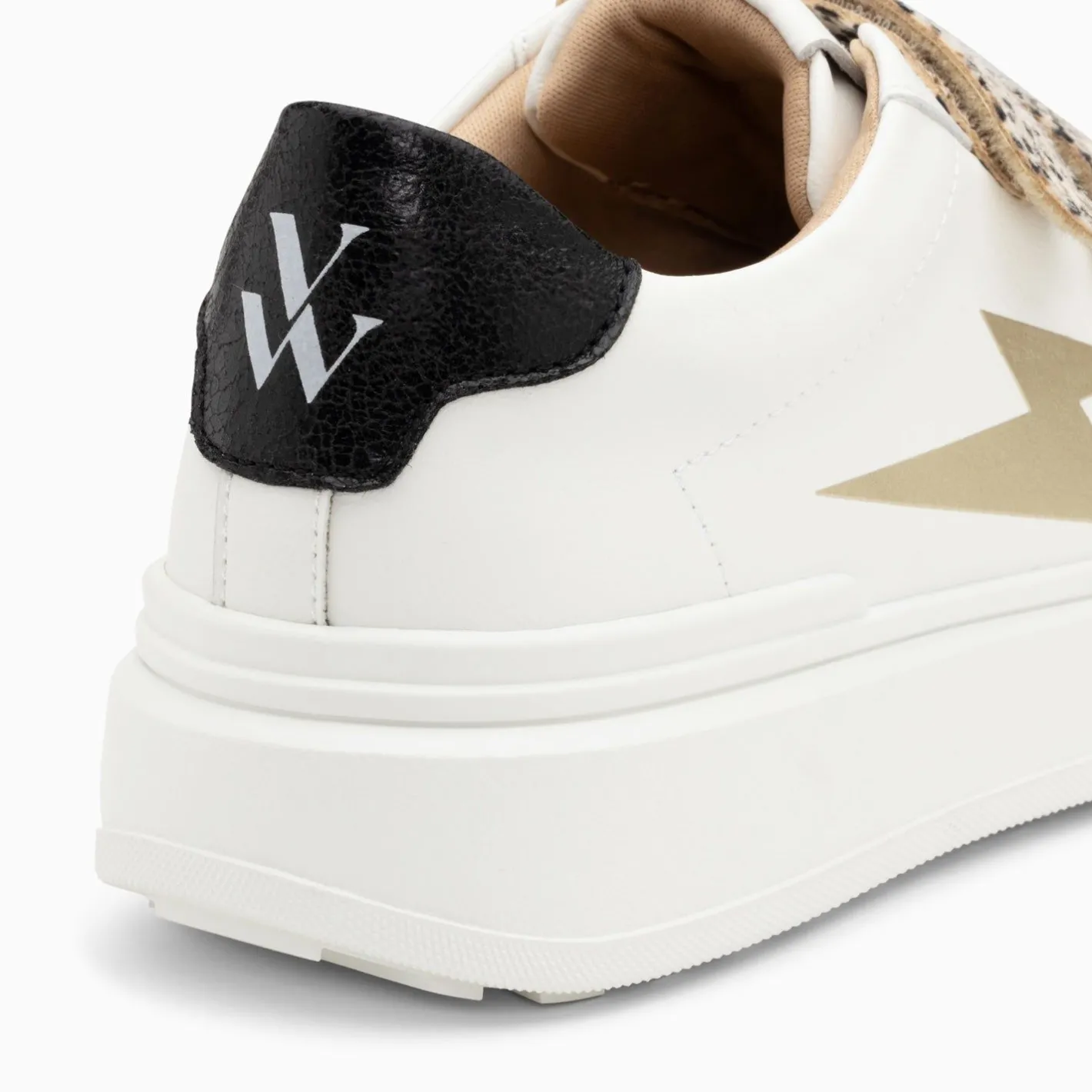 Vanessa Wu Baskets Eclair Salome Blanc Et Or A Scratchs Guepard Discount