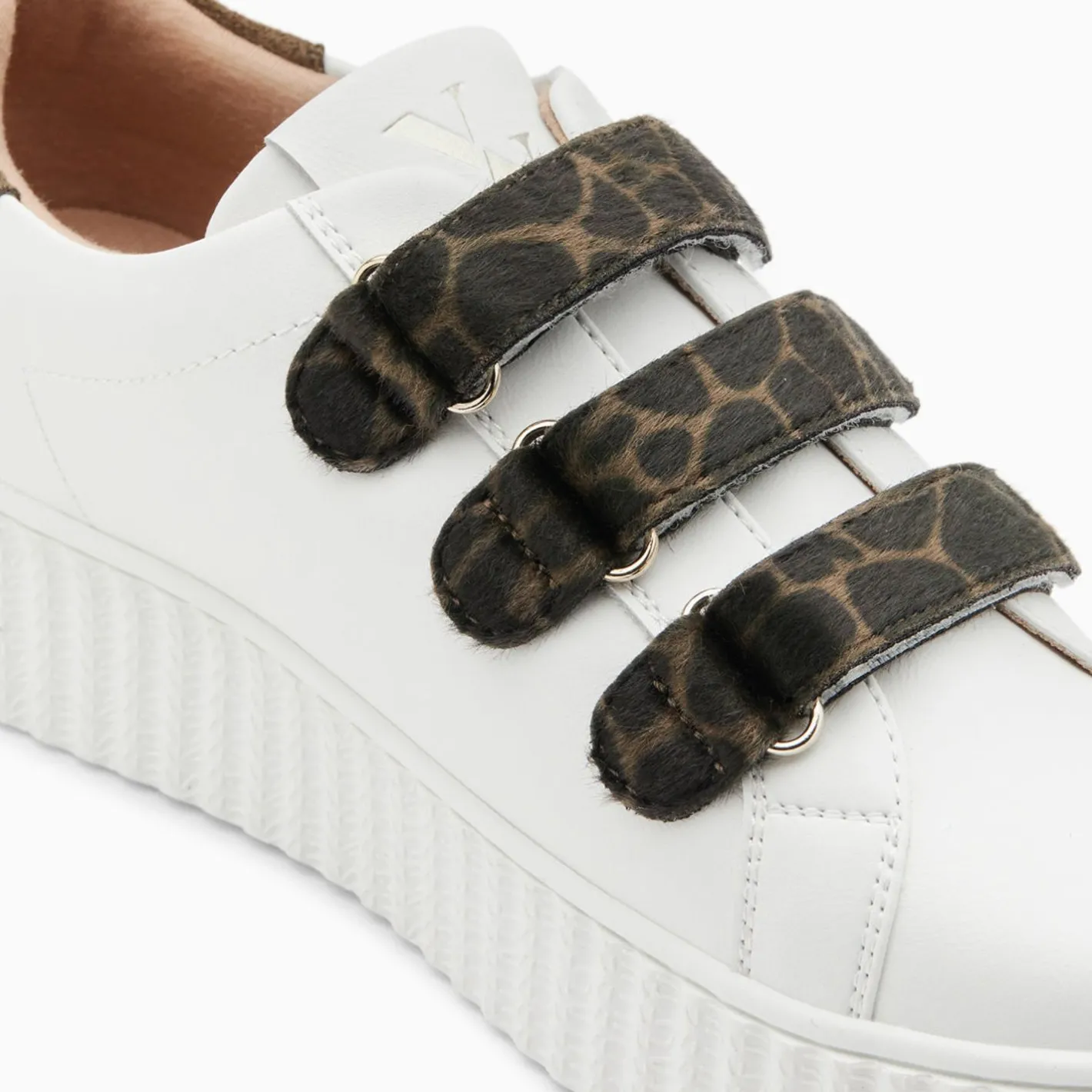 Vanessa Wu Baskets Eclair Thais Blanc Et Or A Scratchs Kaki