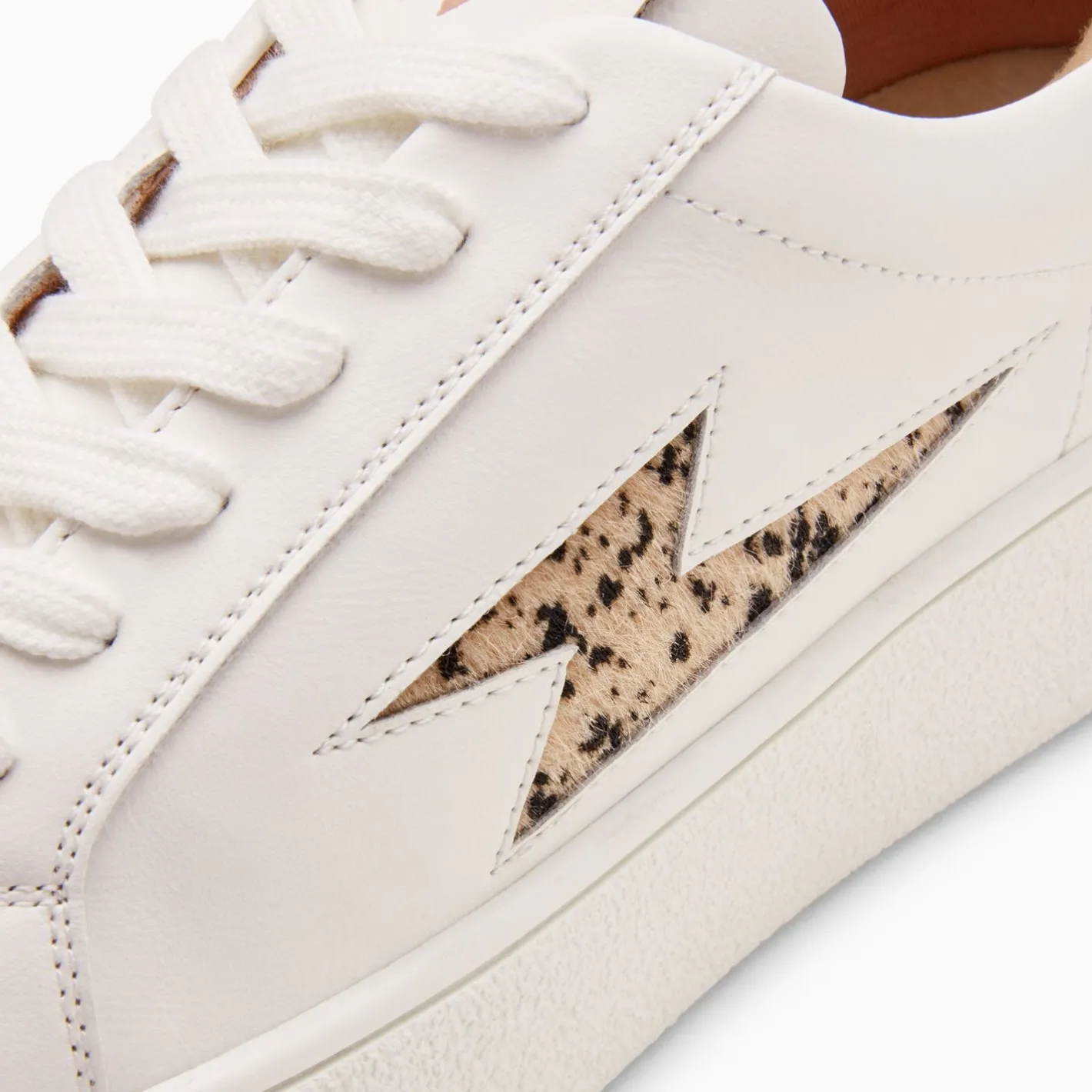 Vanessa Wu Baskets Eclair Tiff Blanc Et Beige Imprime Guepard A Lacets Online