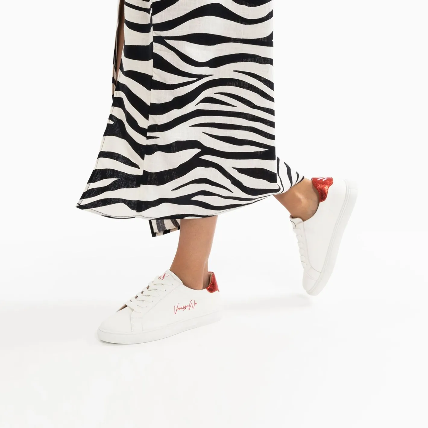 Vanessa Wu Baskets Isabella Blanc Et Rouge A Lacets Best