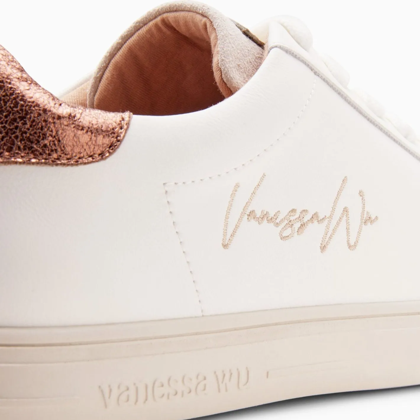 Vanessa Wu Baskets Isabella Blanc Et Bronze A Lacets Outlet