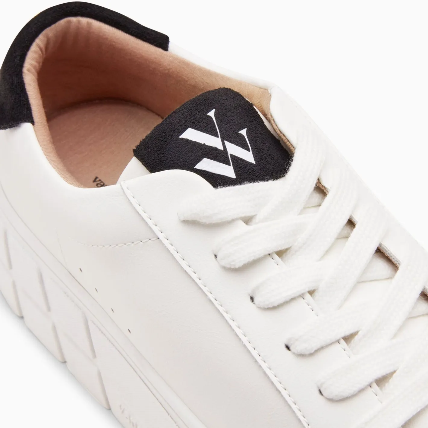 Vanessa Wu Baskets Meaghan Blanc Et Noir A Plateforme Hot