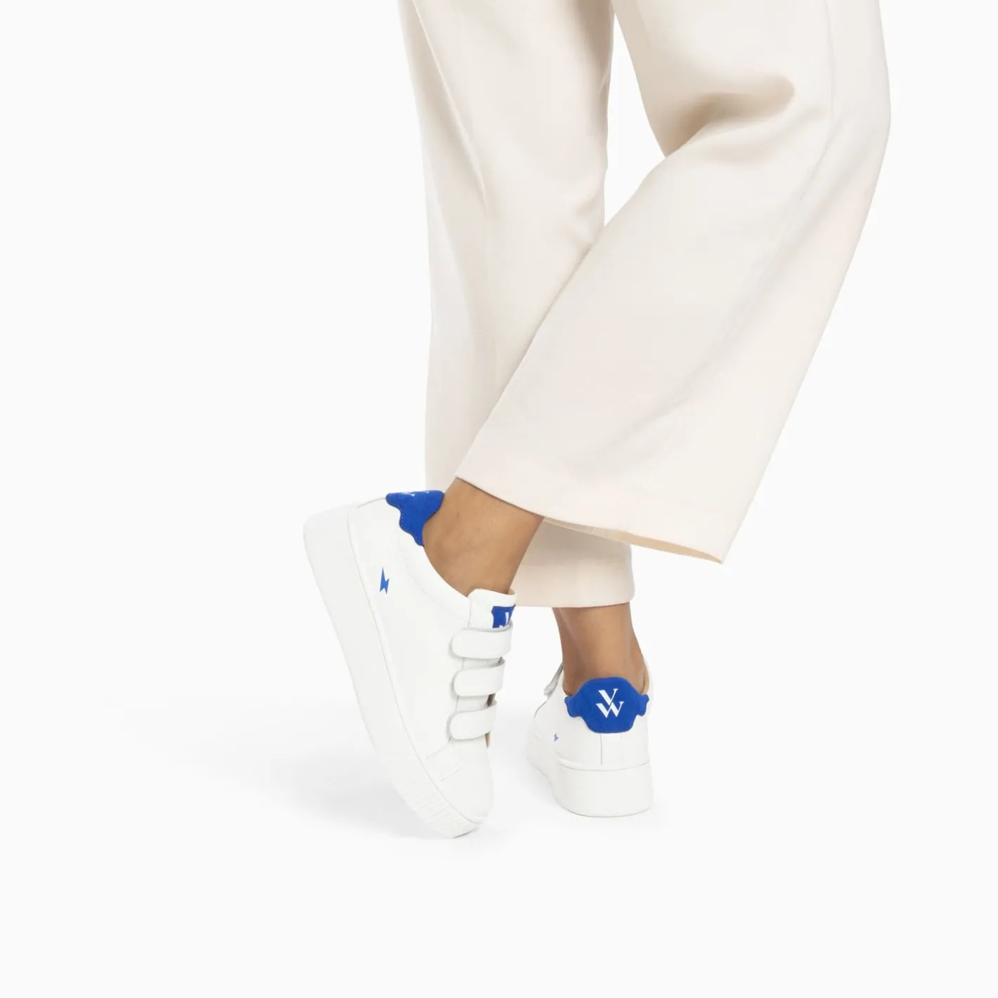 Vanessa Wu Baskets Mini Eclair Solange Blanc Et Bleu A Scratchs Online