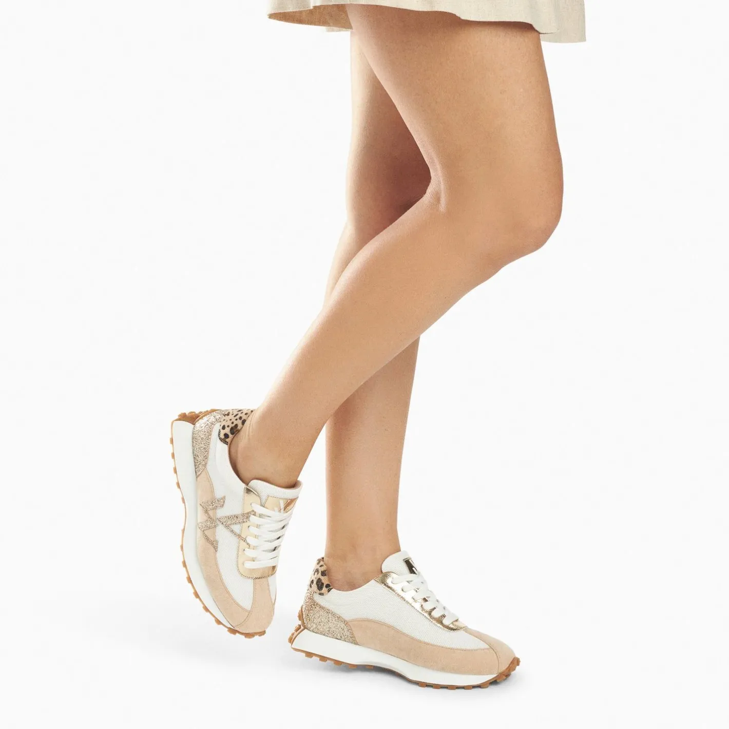 Vanessa Wu Baskets Monogramme Faustine Ivoire Et Beige A Semelle Running Hot