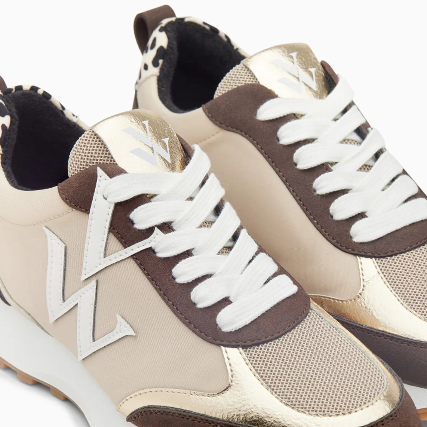 Vanessa Wu Baskets Monogramme Grace Beige Et Marron A Semelle Running Online