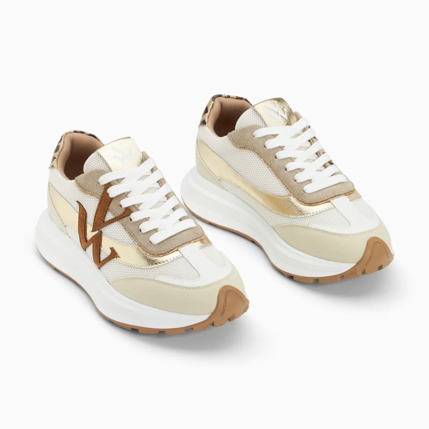 Vanessa Wu Baskets Monogramme Ines Camel Et Or A Semelle Oversize Online