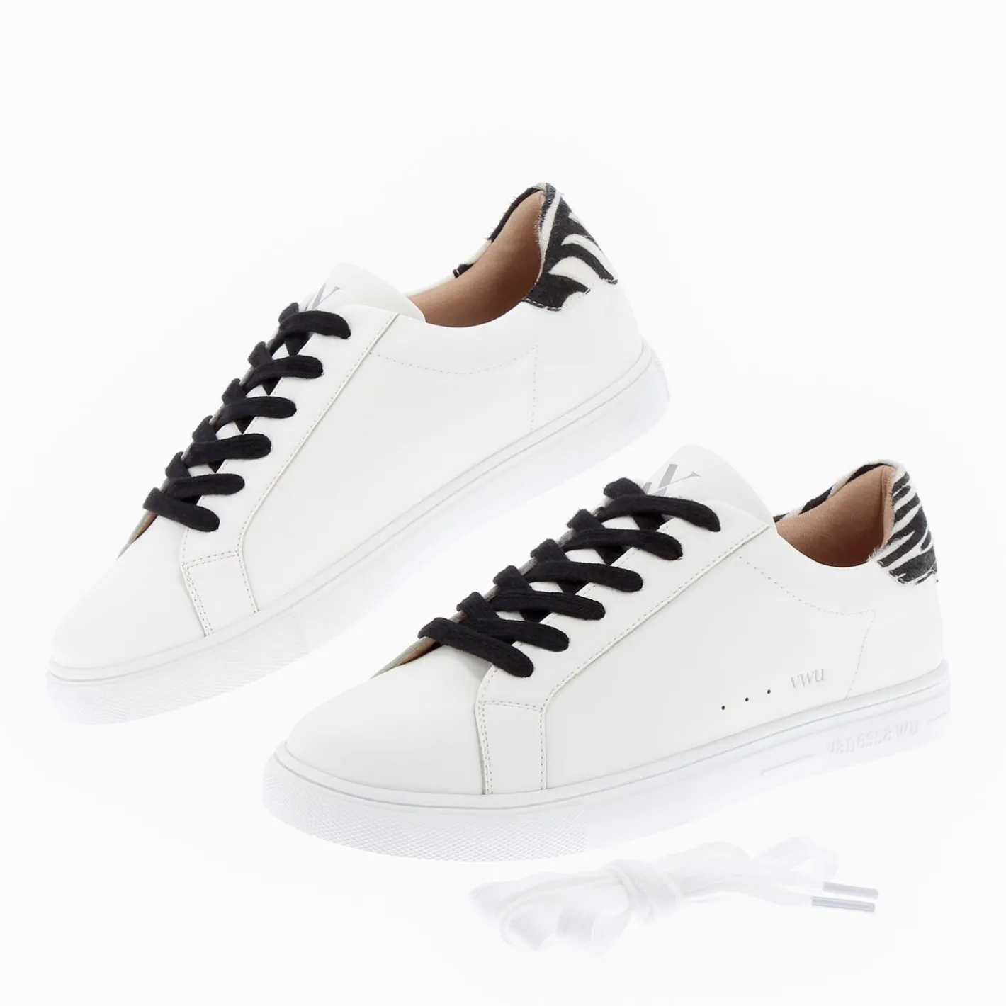 Vanessa Wu Baskets Steph Blanc Et Imprime Zebre A Lacets Noirs Outlet