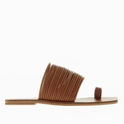 Vanessa Wu Mules Thea Camel A Multiples Brides Et Passe-Pouce Clearance
