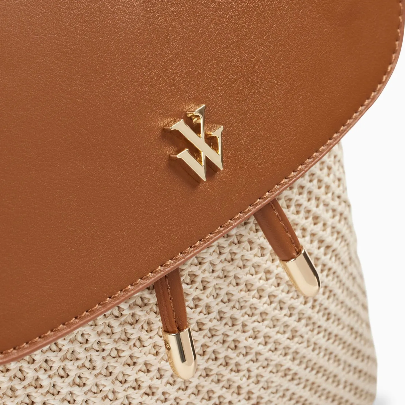 Vanessa Wu Sac A Dos Myriam En Raphia Ecru Et Camel Outlet