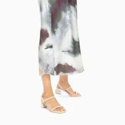 Vanessa Wu Sandales A Talon Minimalistes Tiphaine Tissees Blanc Et Or