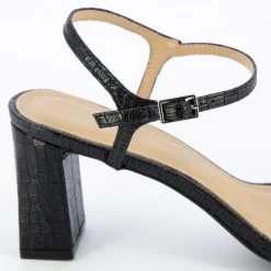 Vanessa Wu Sandales A Talon Tessa Noires Effet Croco