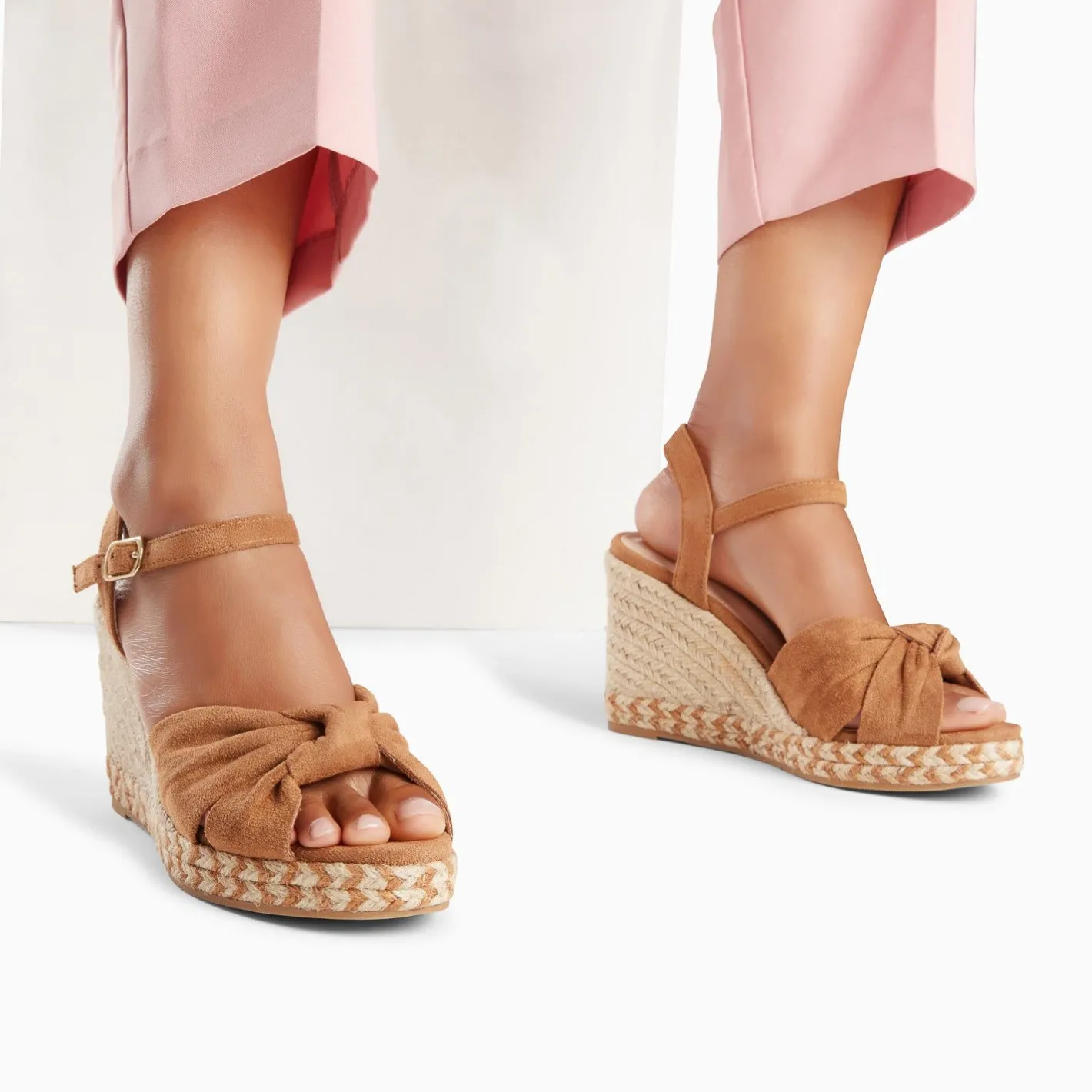 Vanessa Wu Sandales Compensees Nouees Georgina Camel